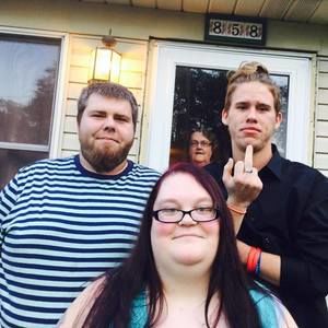 Meet your Posher, Dustin s